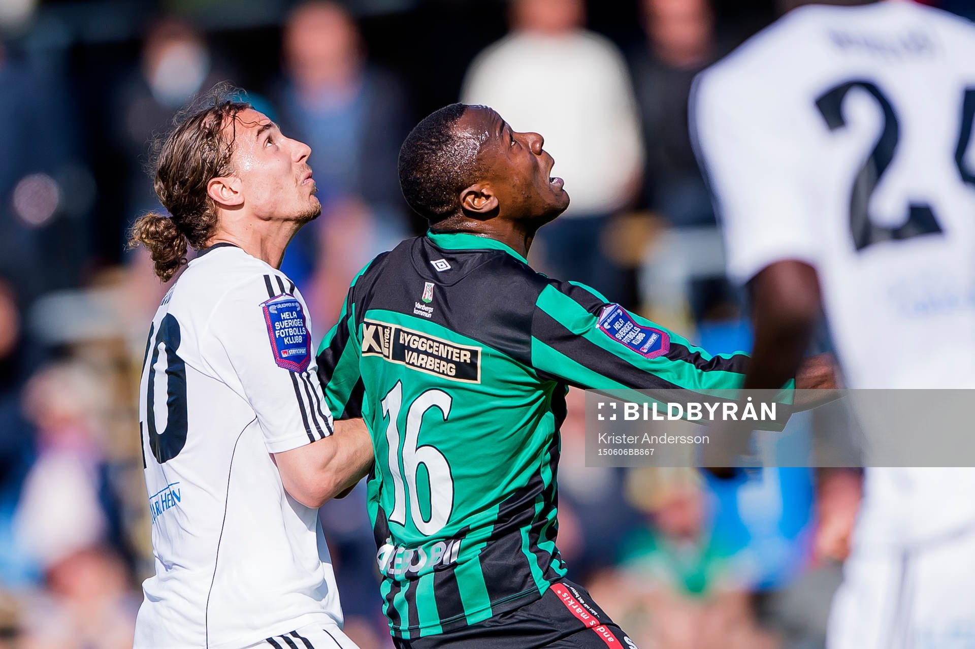 Östersunds Jonathan Azulay och Varbergs Nsima Peter