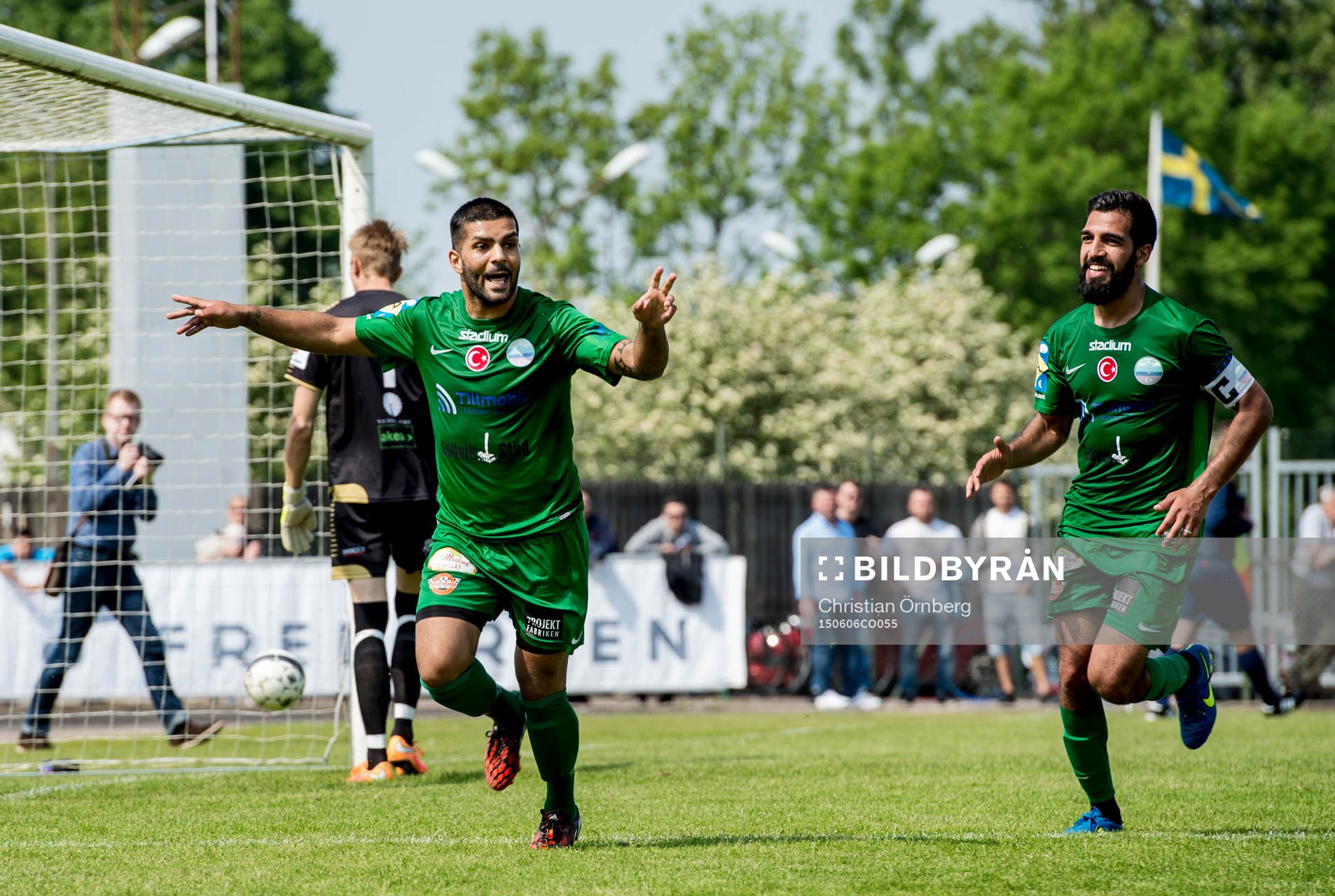 Prespa Birliks Bovar Karim och Firat Sahan jublar