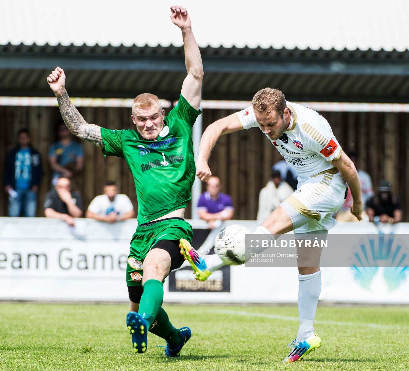 Prespa Birliks Martin Holm och FC Rosengårds Alvedin