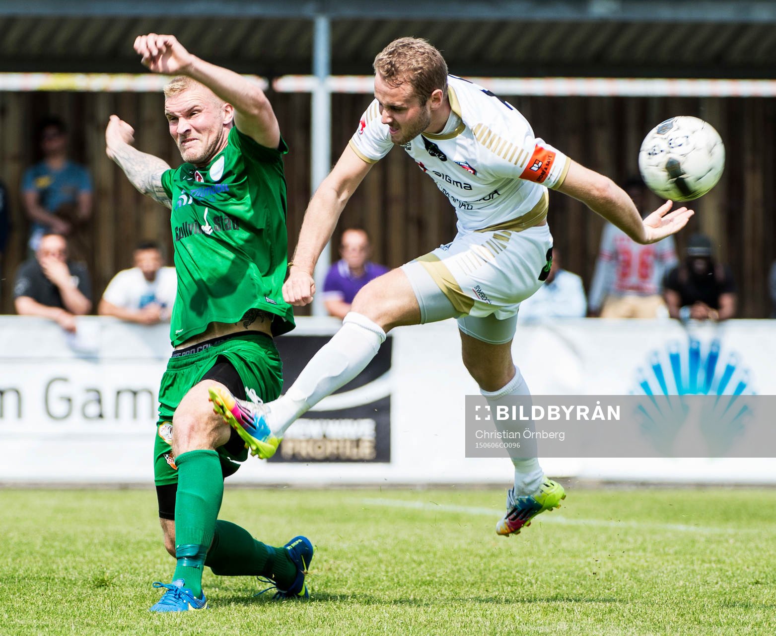 Prespa Birliks Martin Holm och FC Rosengårds Alvedin