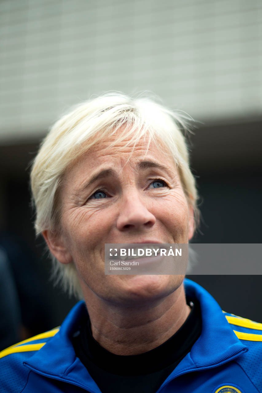 Sveriges assisterande förbundskapten Lilie Persson blir