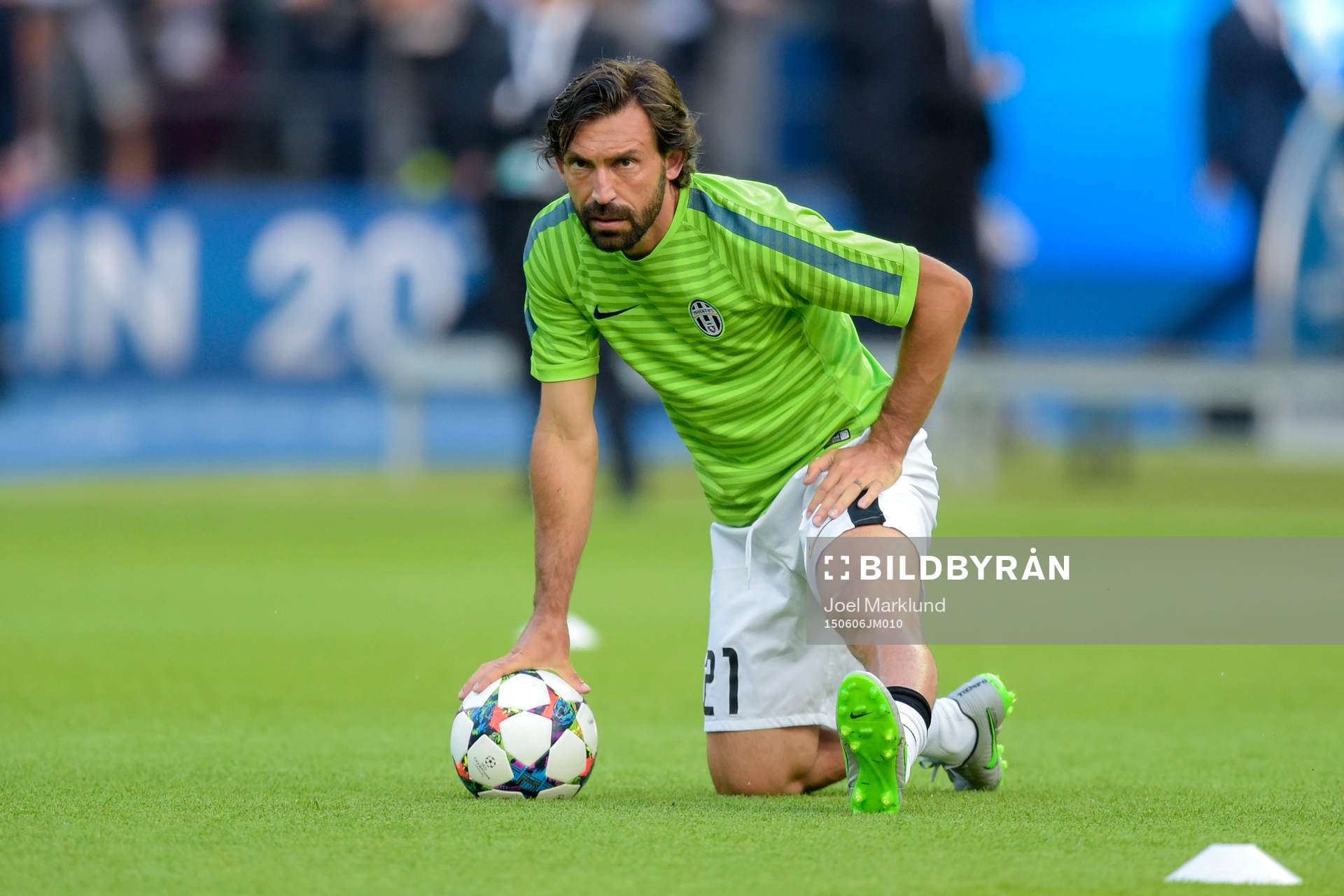 Juventus Andrea Pirlo värmer upp