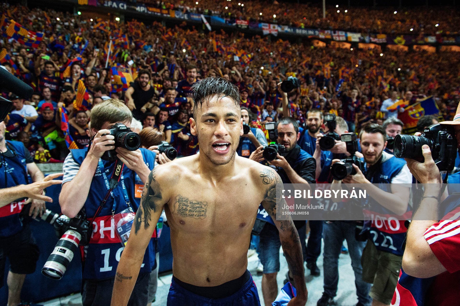Barcelonas Neymar jublar
