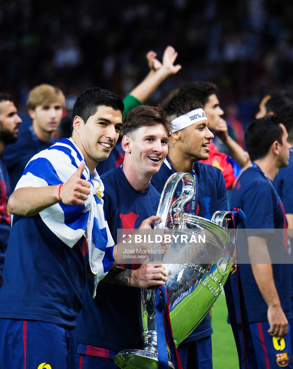 Barcelonas Luis Suarez, Lionel Messi och Neymar jublar med