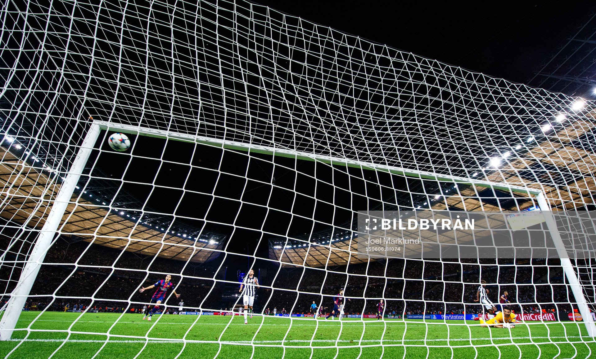 Barcelonas Pedro Rodriquez jublar när 1-3-målet från
