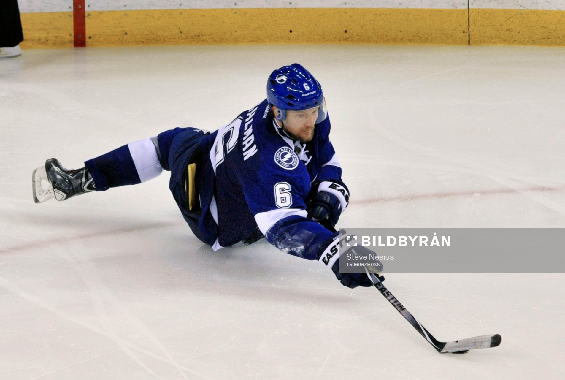 Lightning defenseman Anton Strålman (6) hits the ice