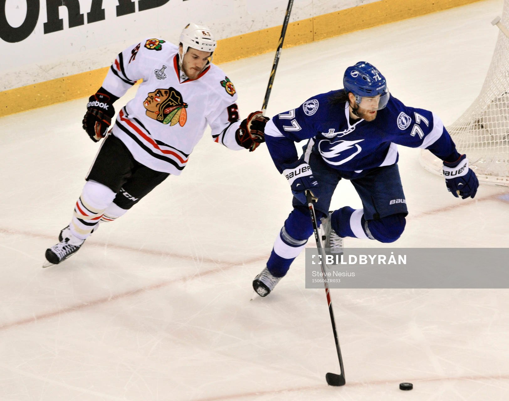 Lightning defenseman Victor Hedman (77) clears the puck