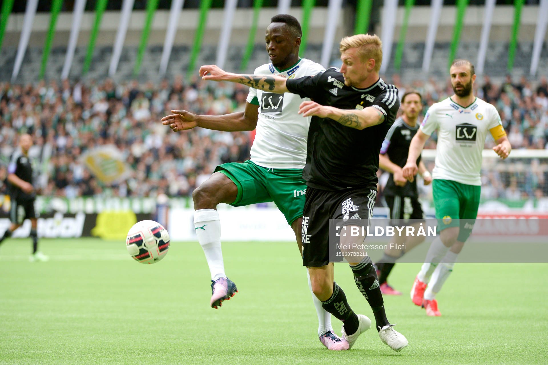 Hammarbys Amadaiya Rennie och IFK Göteborgs Sebastian