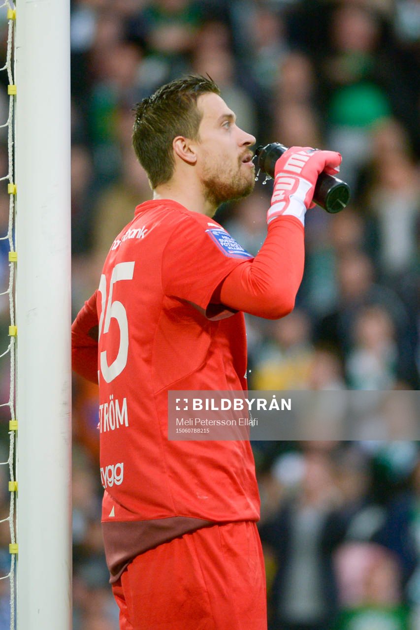 Hammarbys målvakt Tim Markström deppar