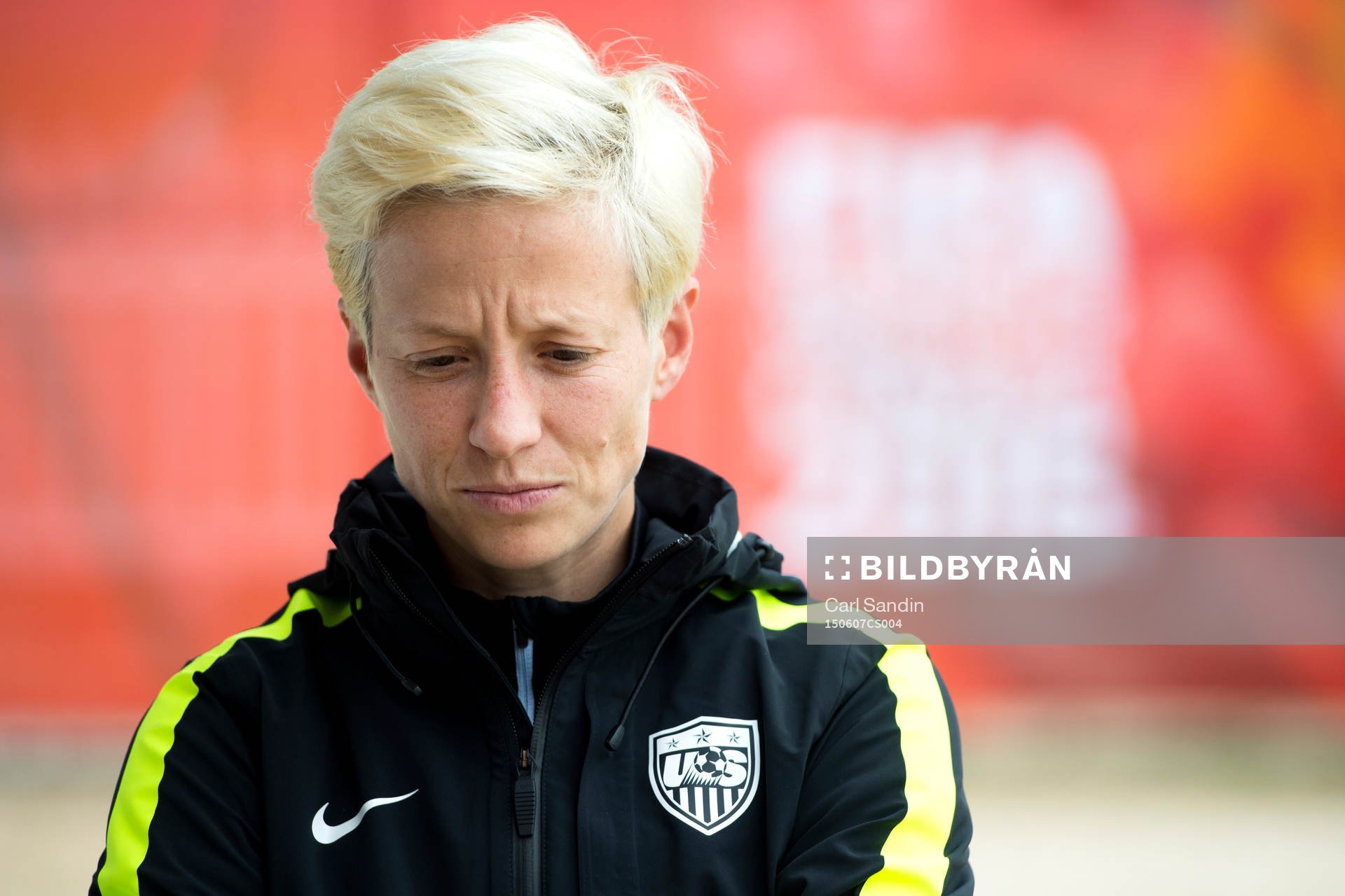 s Megan Rapinoe på en presskonferens innan en träning