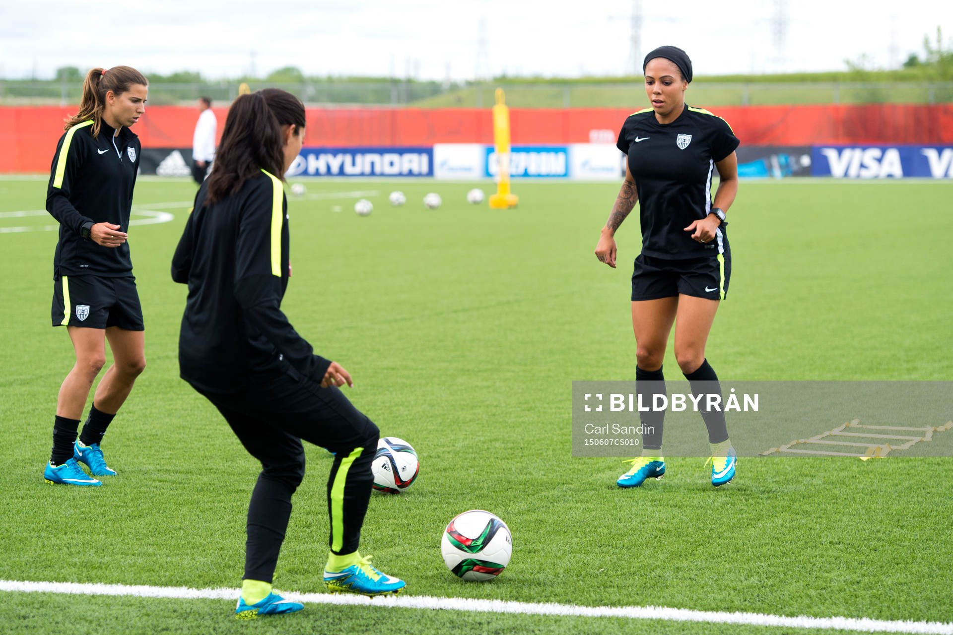 s Sydney Leroux