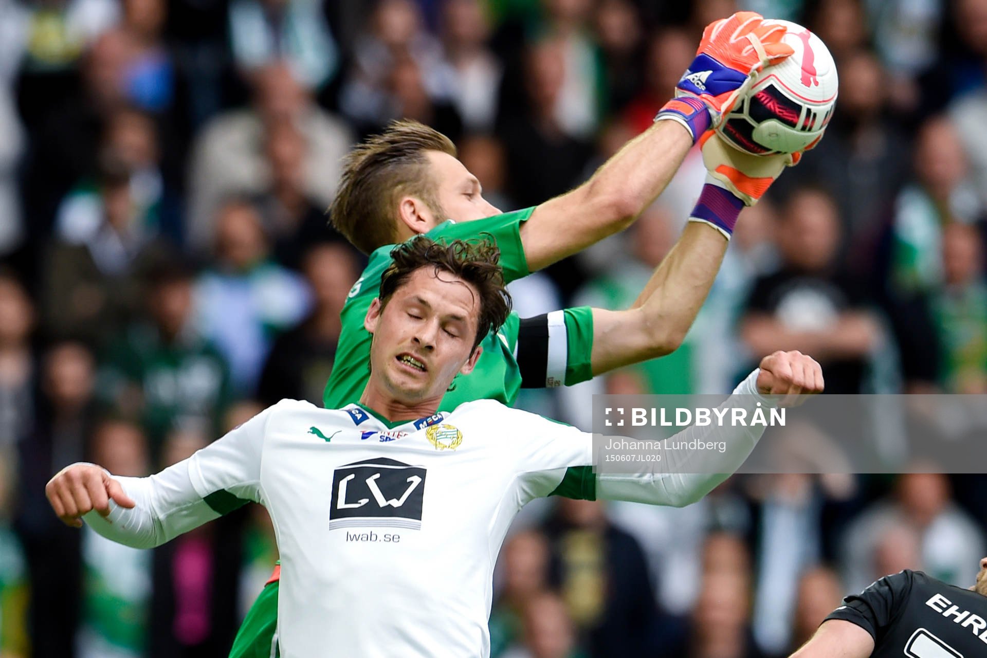 IFK Göteborgs målvakt John Alvbåge och Hammarbys Philip