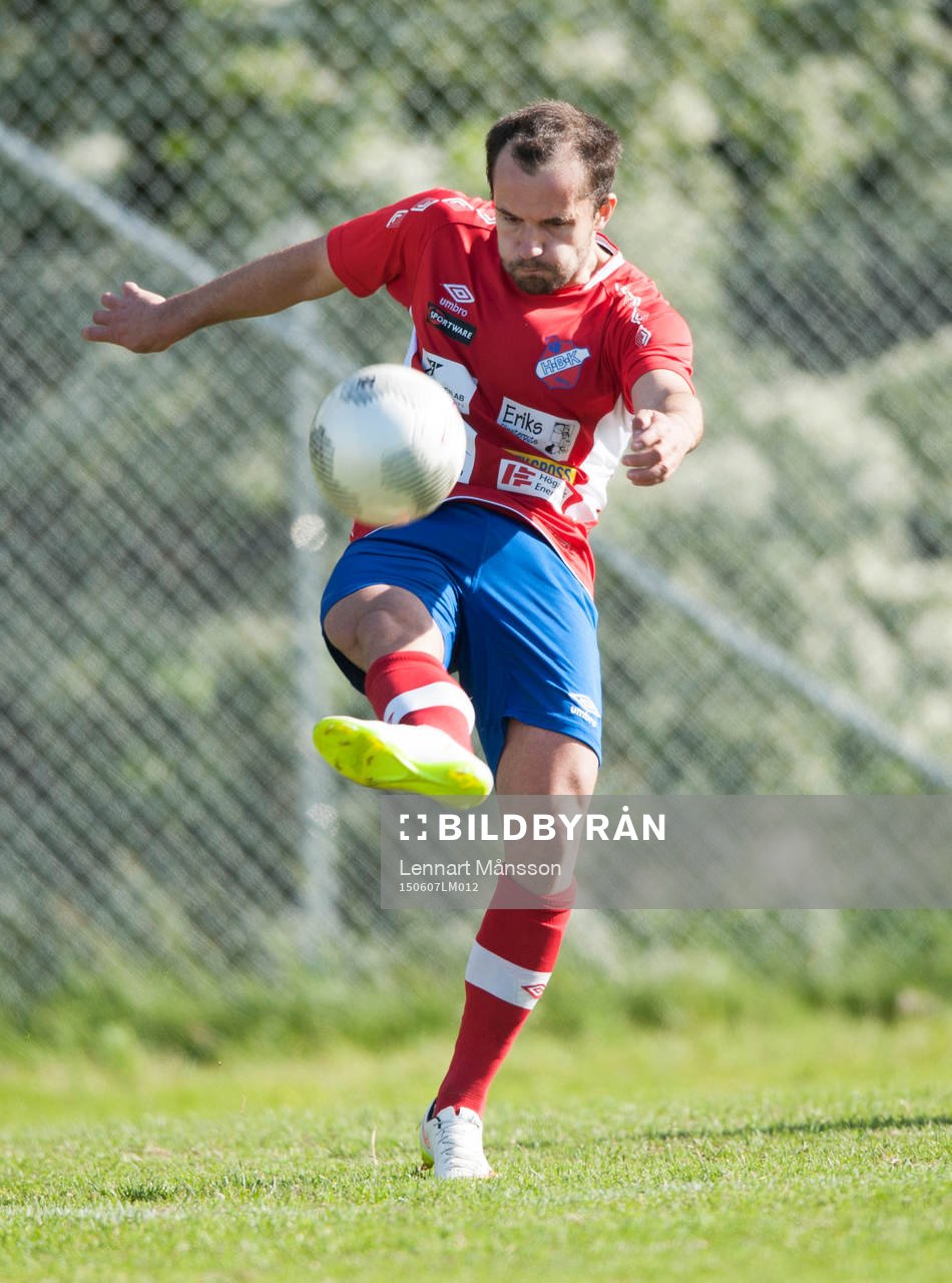 Höganäs Kastriot Sogajeva  i matchen i division 2 Västra