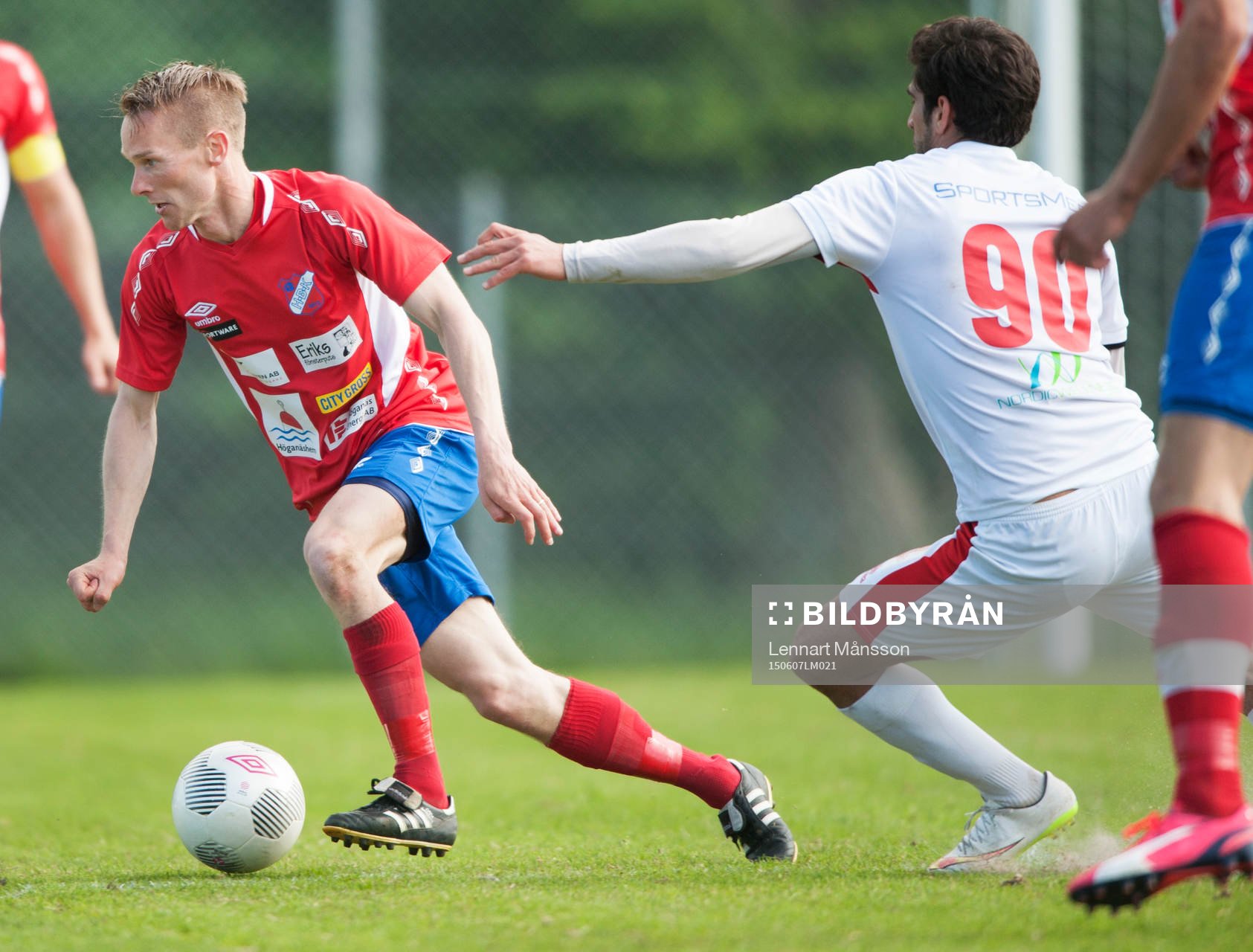 Höganäs Fredrik Svanbäck och Assyriskas Naramsin Staifo