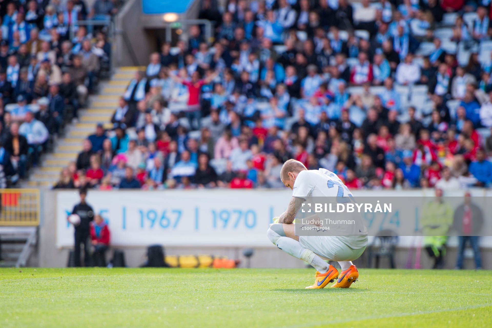 Malmö FFs målvakt Robin Olsen deppar