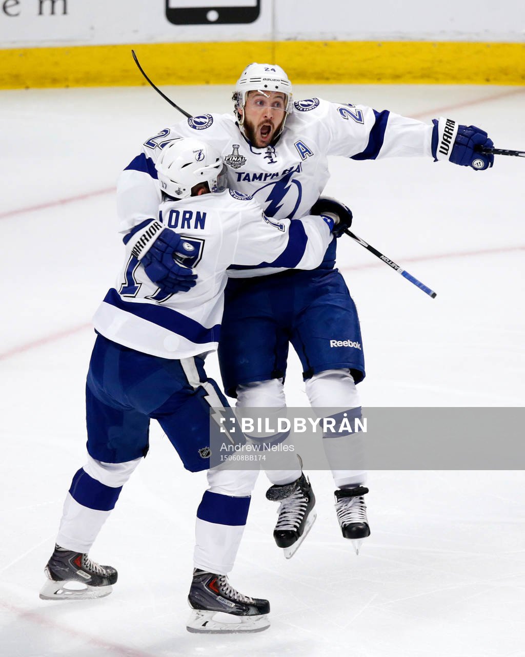 Tampa Bay Lightning right wing Ryan Callahan (24)