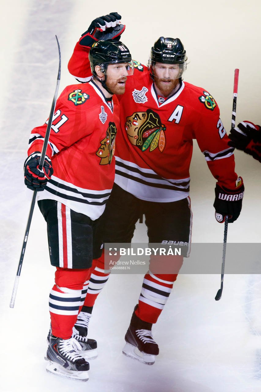 Chicago Blackhawks center Brad Richards (91) celebrates his
