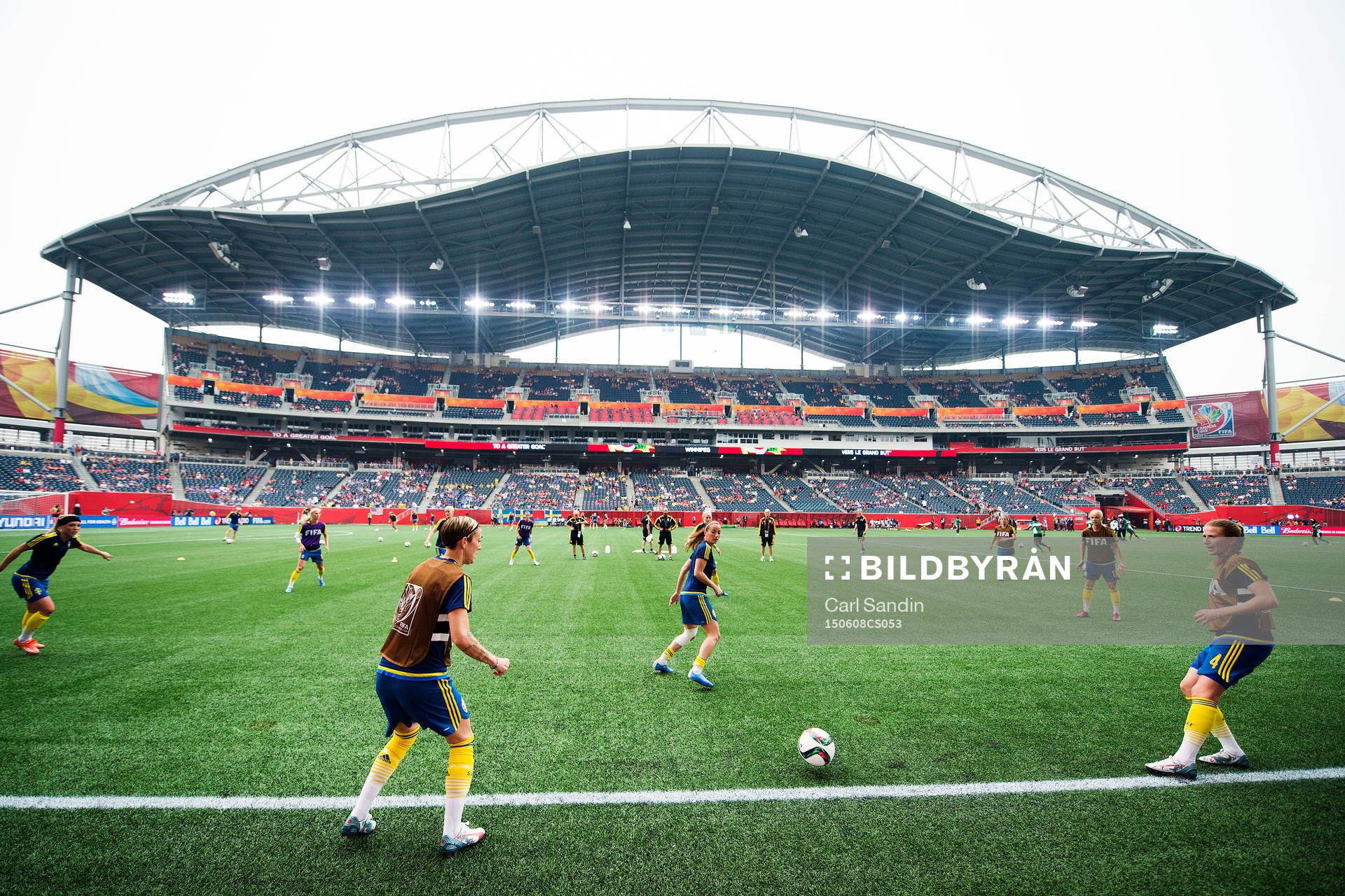 Sverige värmer upp på Winnipeg stadium