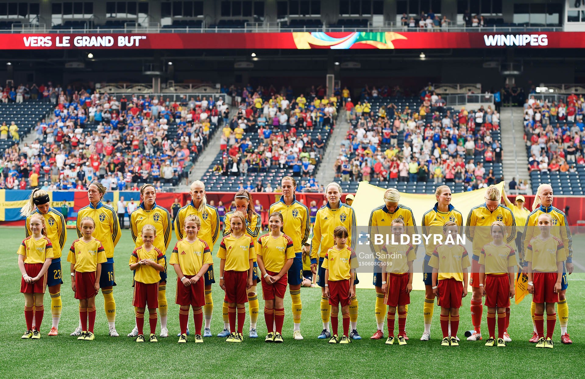 Svenska laget står uppställda för lineup
