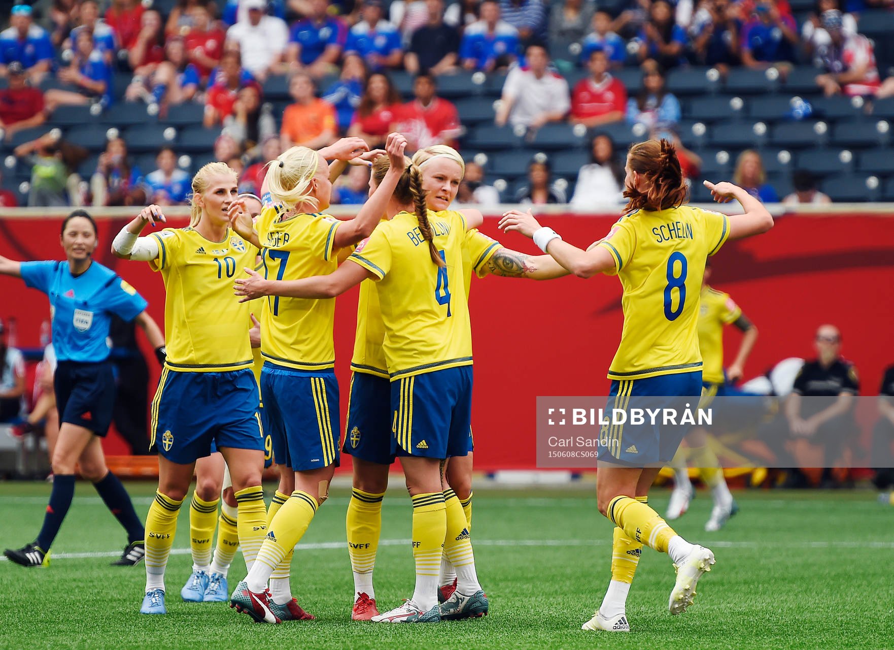 Sveriges Sofia Jakobsson, Caroline Seger, Emma Berglund,
