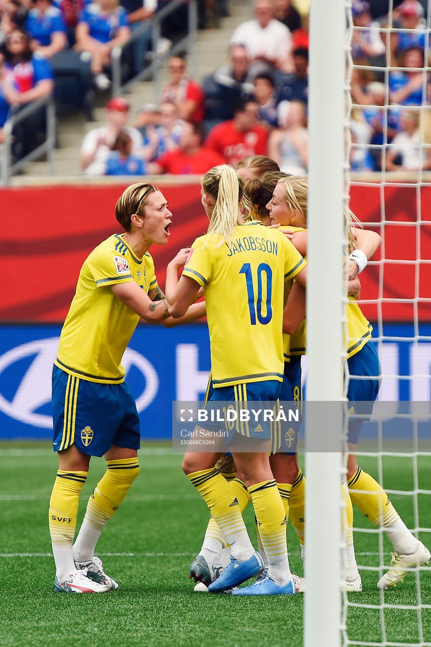Sveriges spelare jublar