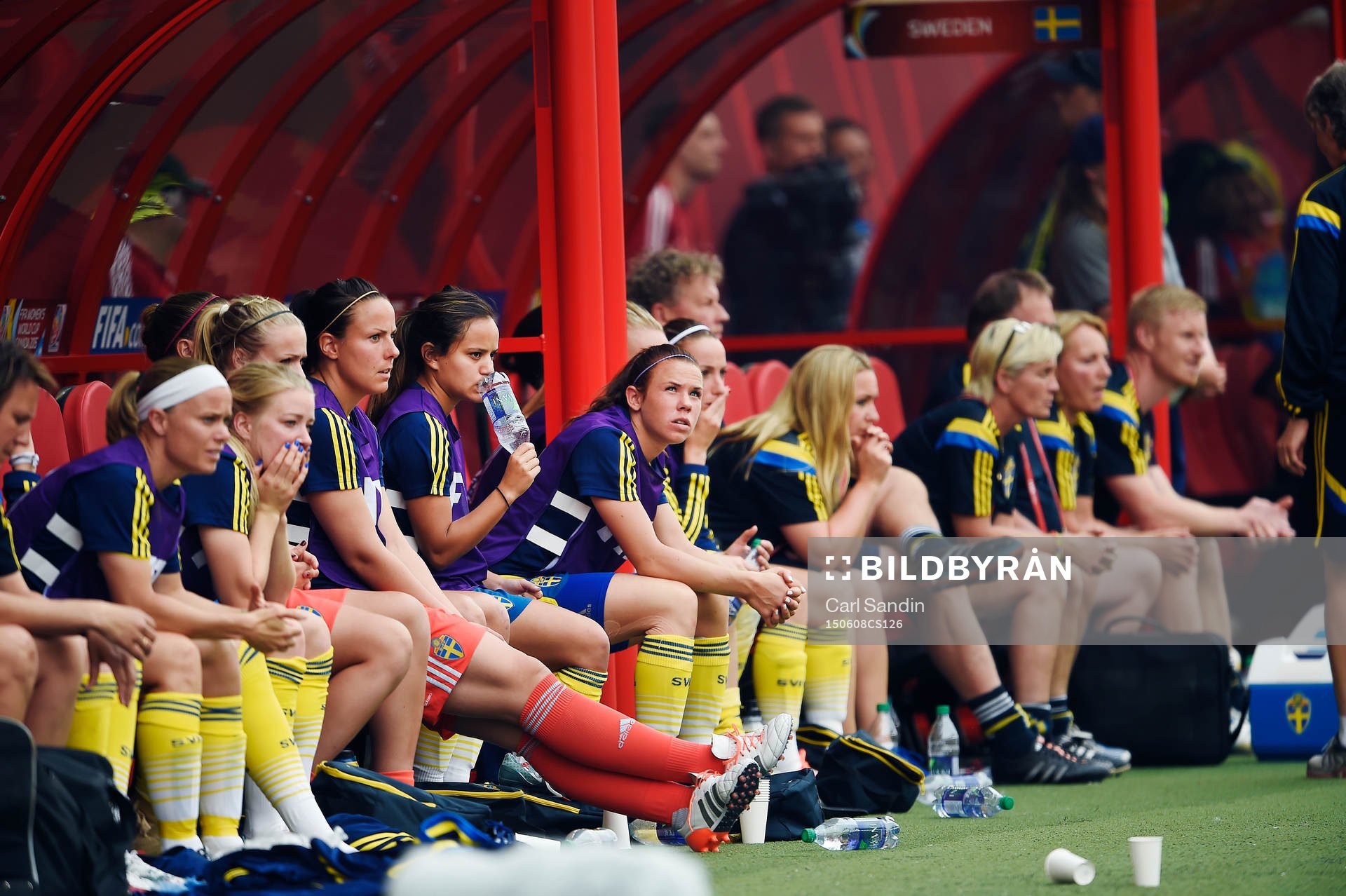 Sveriges Jessica Samuelsson på bänken