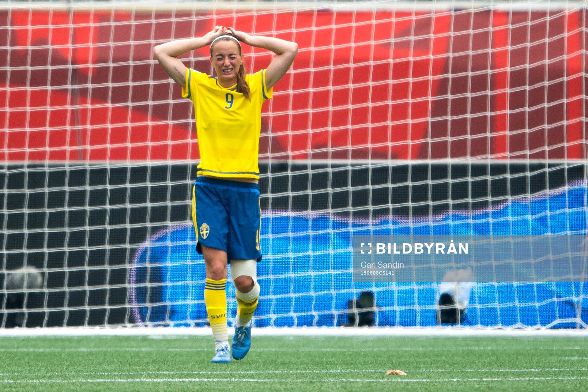 Sveriges Kosovare Asllani deppar