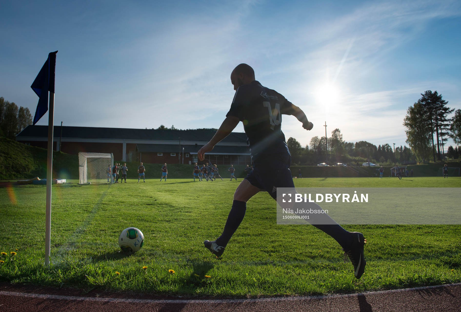 under fotbollsmatchen i division fyra mellan Kovland och Fränsta den 9 juni 2015 i Kovland.