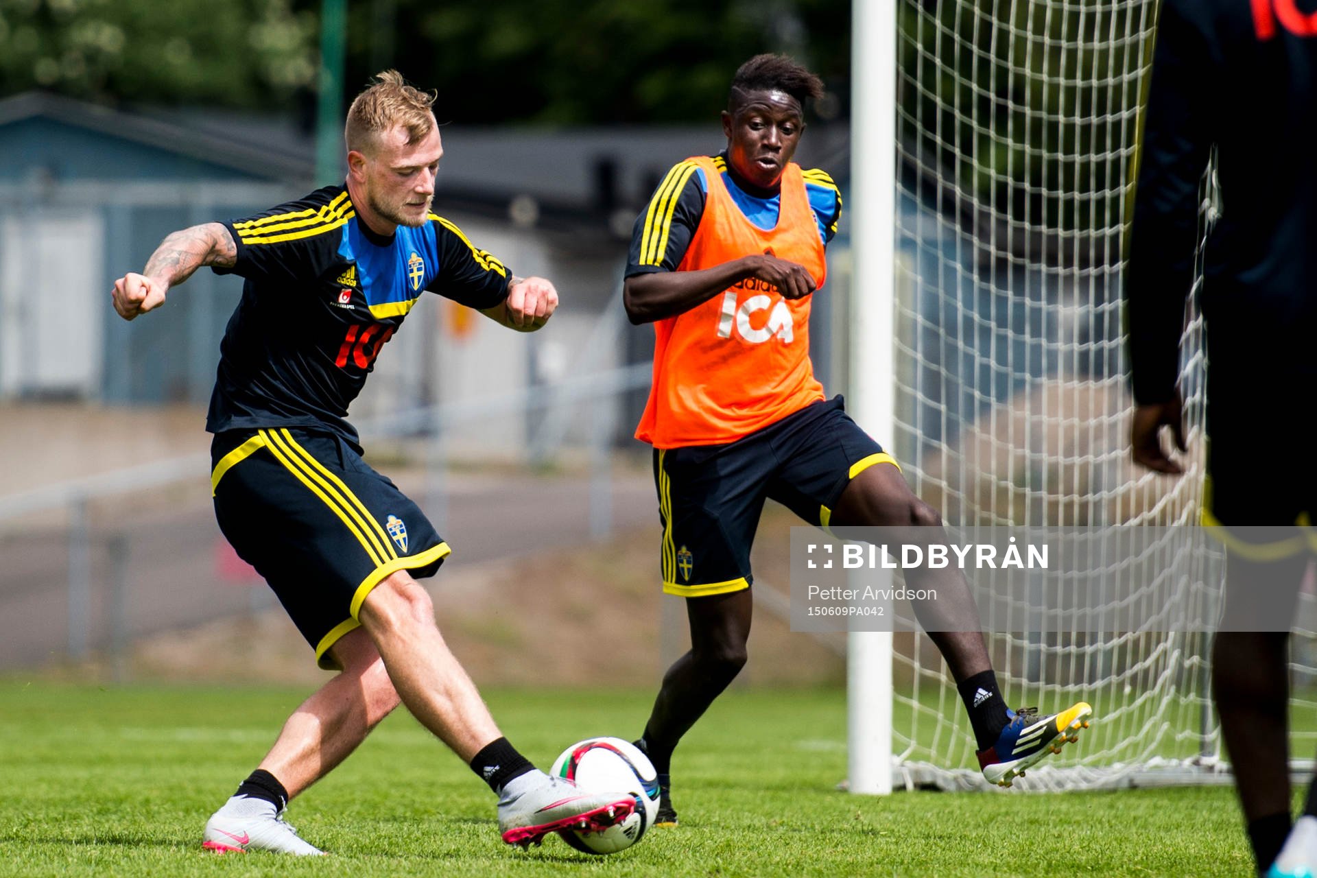 Sveriges John Guidetti och Pa Konate