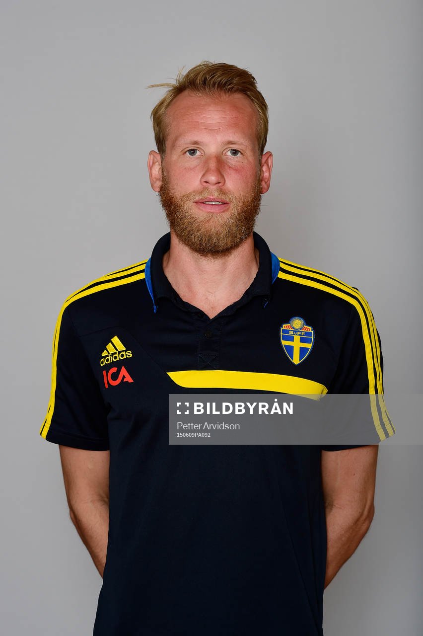 Sveriges Niklas Vallenholm, Naprapat, poserar för ett porträtt under en fotografering den 9 juni 2015 i Trelleborg.