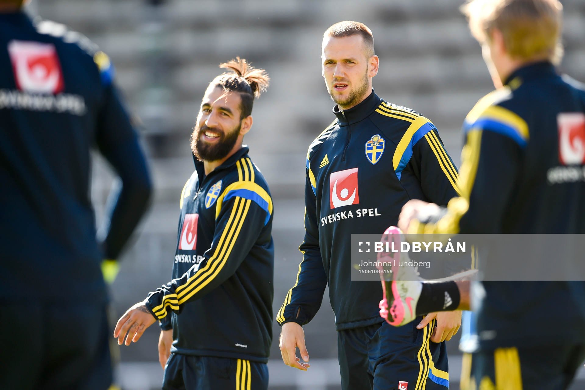 Sveriges Jimmy Durmaz och Alexander Milosevic