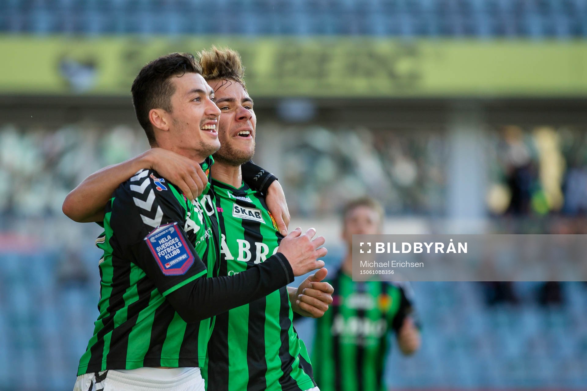 GAIS Petri Zhubi jublar ihop med Malkolm Moenza