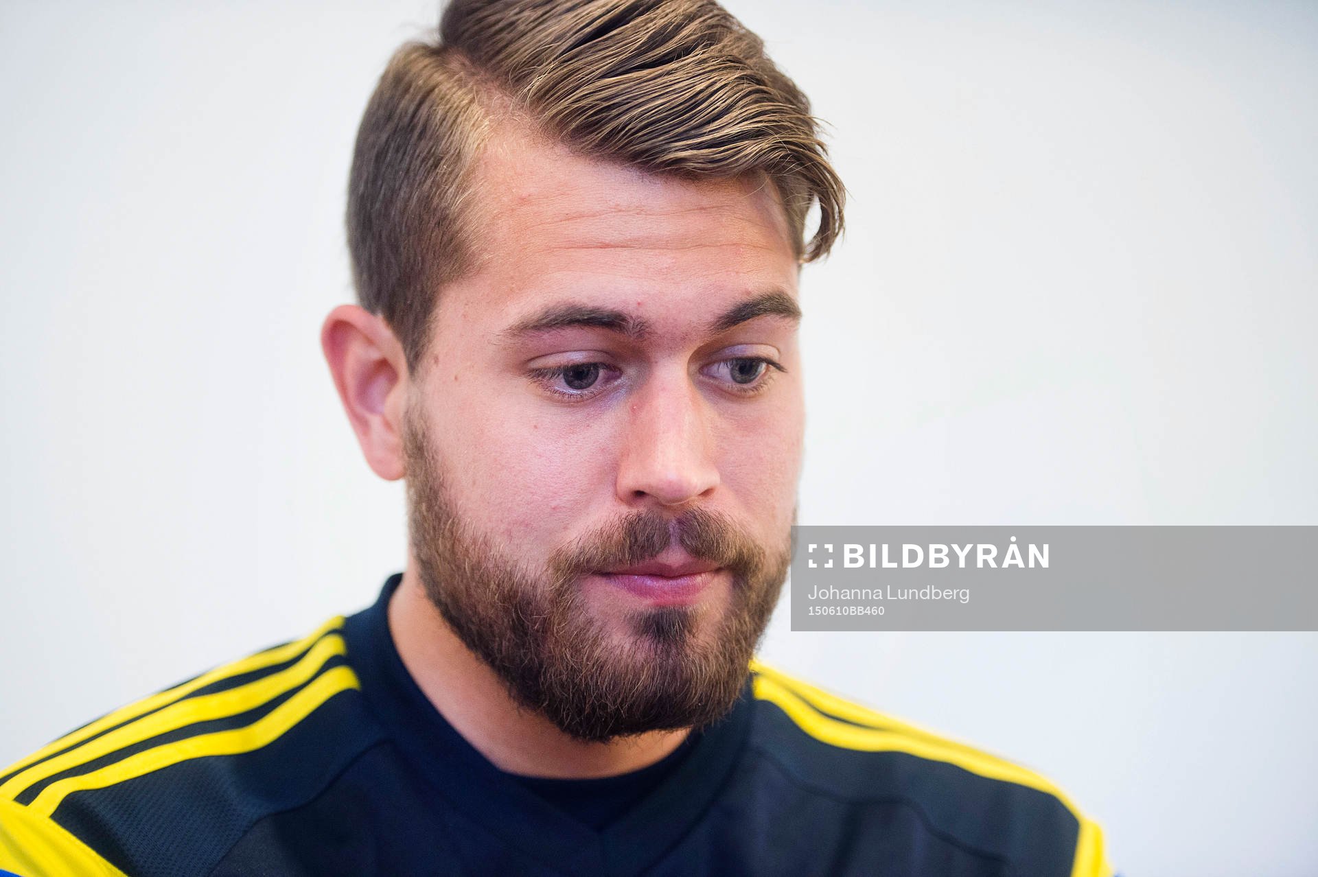 Sveriges Kristoffer Nordfeldt pratar med media