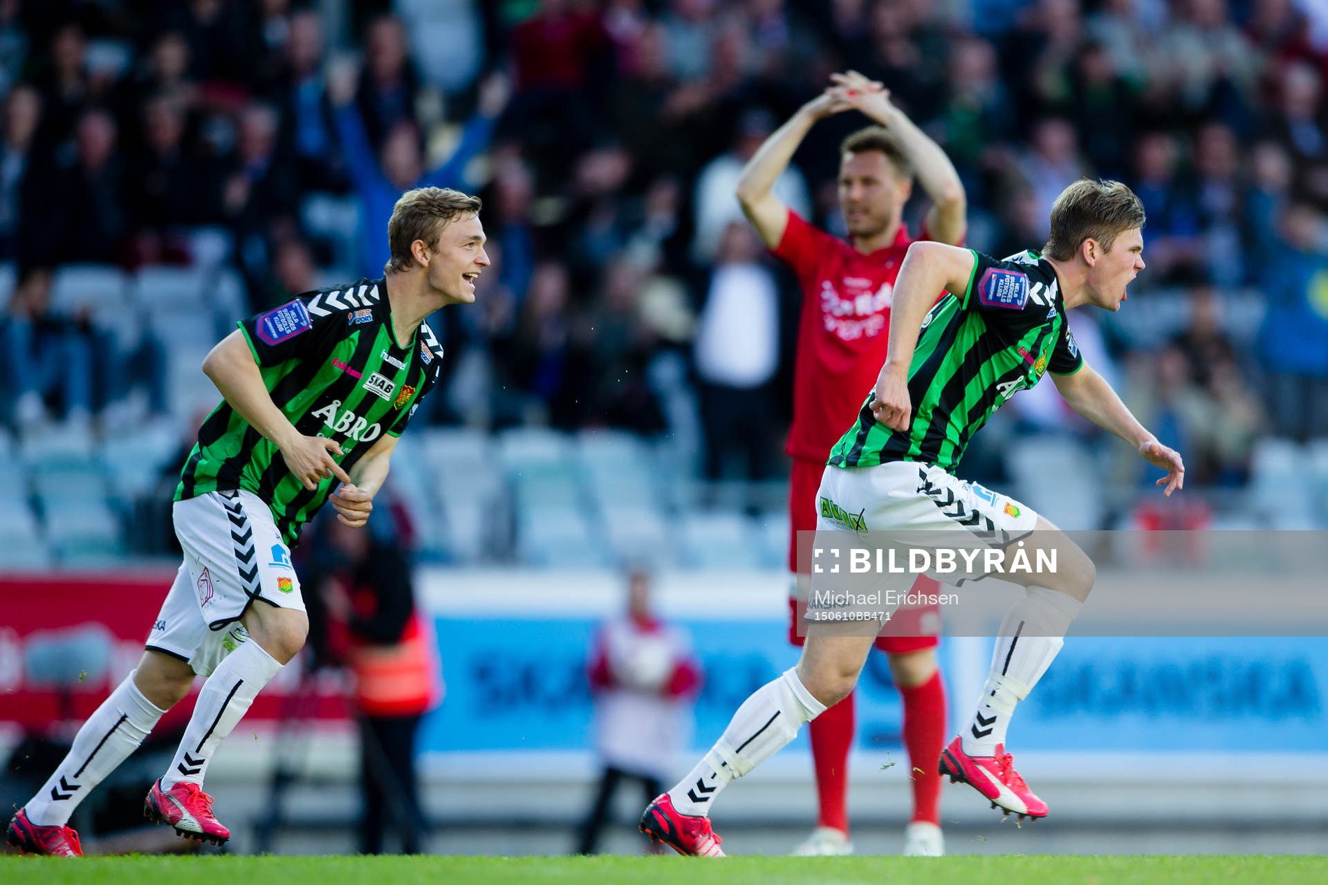 GAIS Arnar Bragi Bergsson jublar efter att ha kvitterat till 1-1 under fotbollsmatchen i Superettan mellan GAIS och Utsikten den 10 juni 2015 i Göteborg.