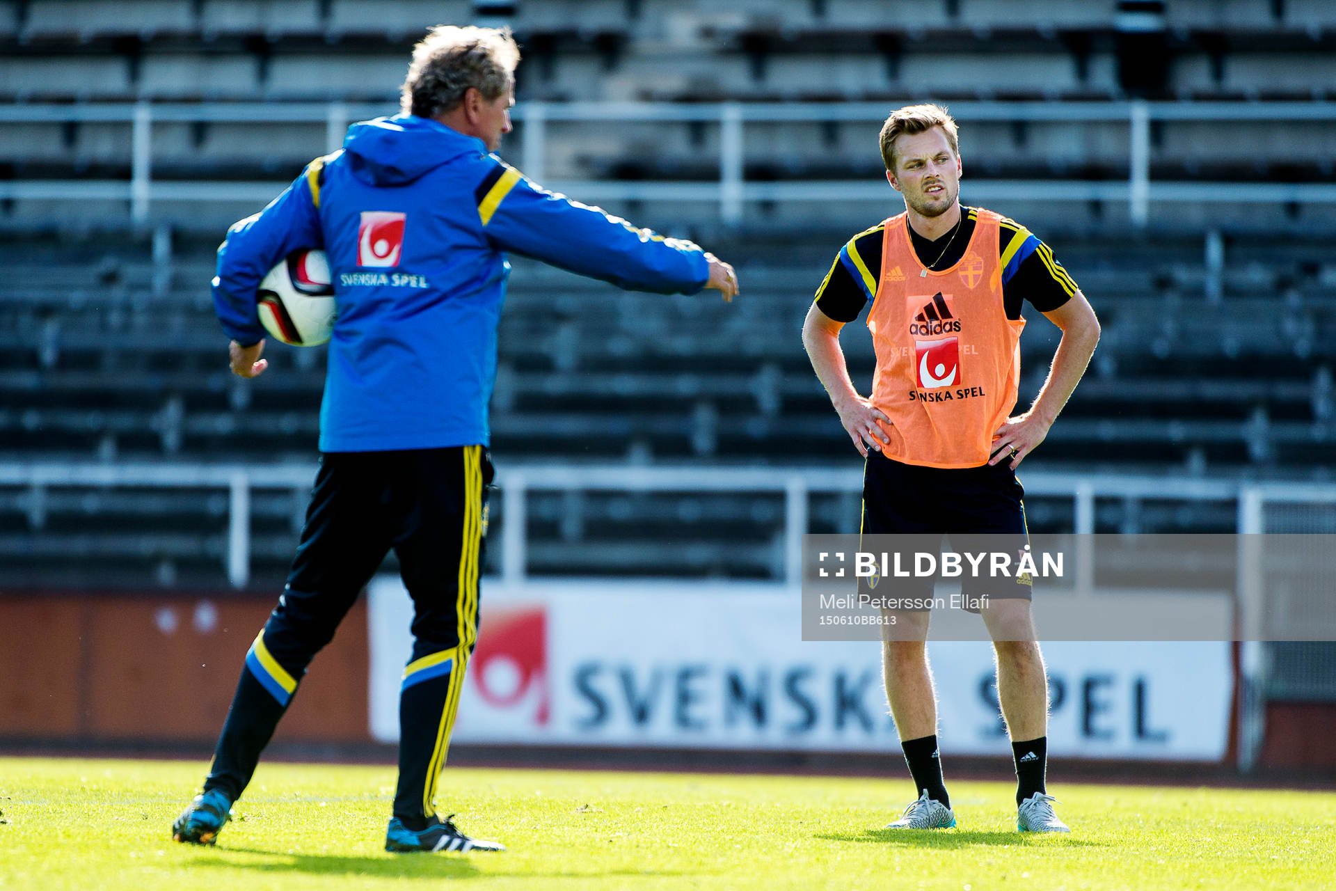 Sveriges förbundskapten Erik Hamrén och Sebastian Larsson