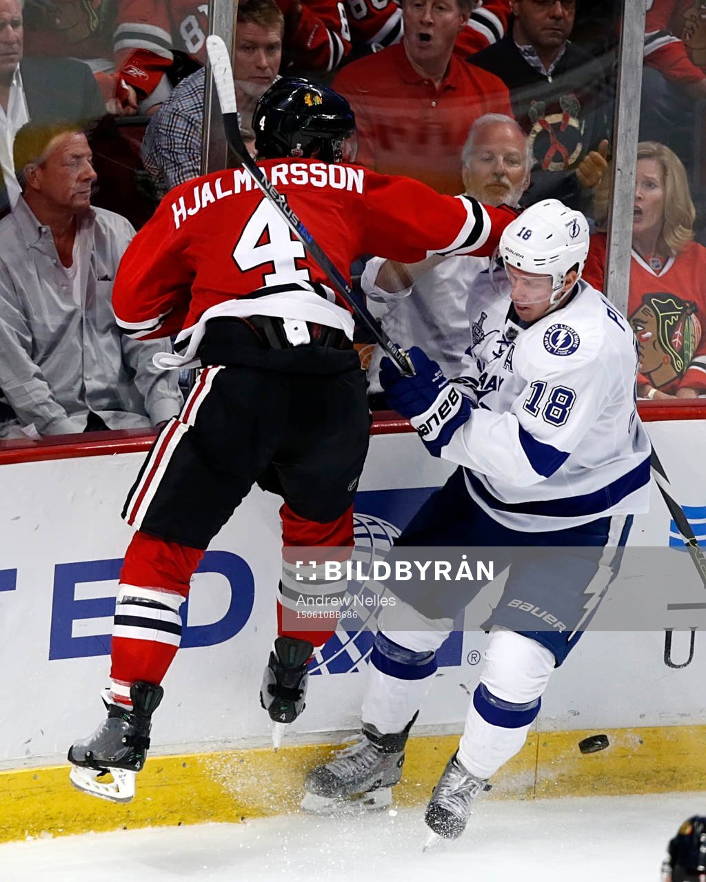 Chicago Blackhawks defenseman Niklas Hjalmarsson (4) and