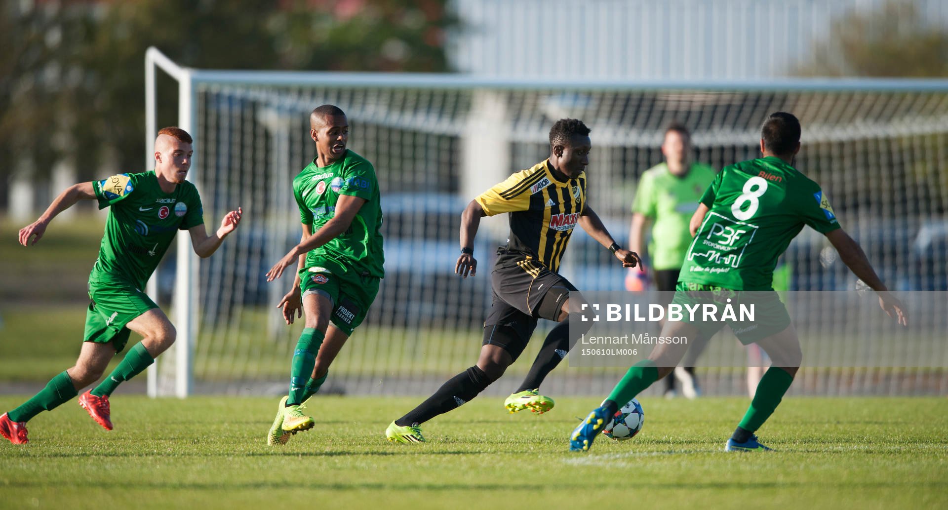 IFK Hässleholms Waxiu Shehu i slutminuten i DM-matchen mellan IFK Hässleholm och Prespa Birlik i Hässleholm 10 juni 2015.