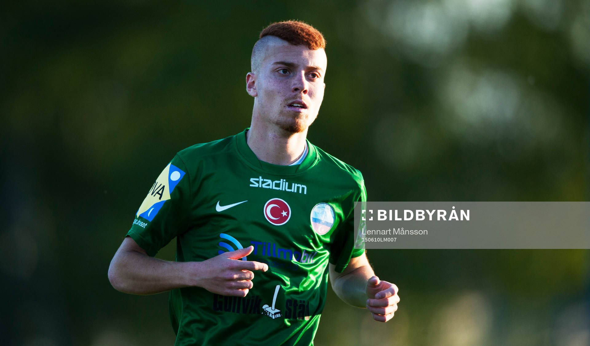 Prespa Birliks Kojo Annor i DM-matchen mellan IFK