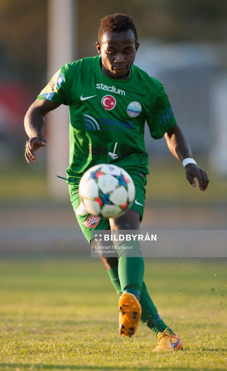 Prespa Birliks Thierry Zahui i DM-matchen mellan IFK