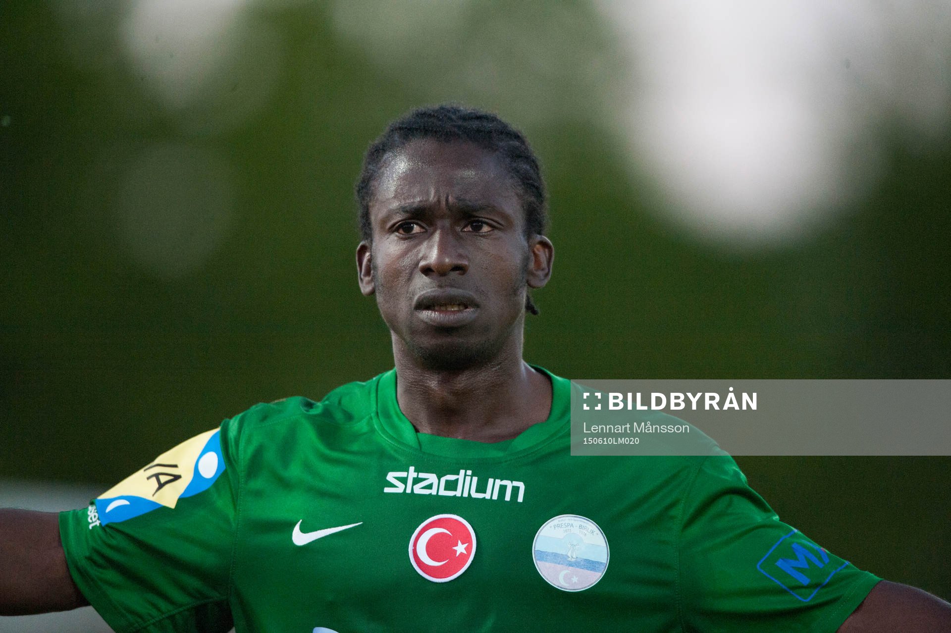 Prespa Birliks Sadat Karim i DM-matchen mellan IFK