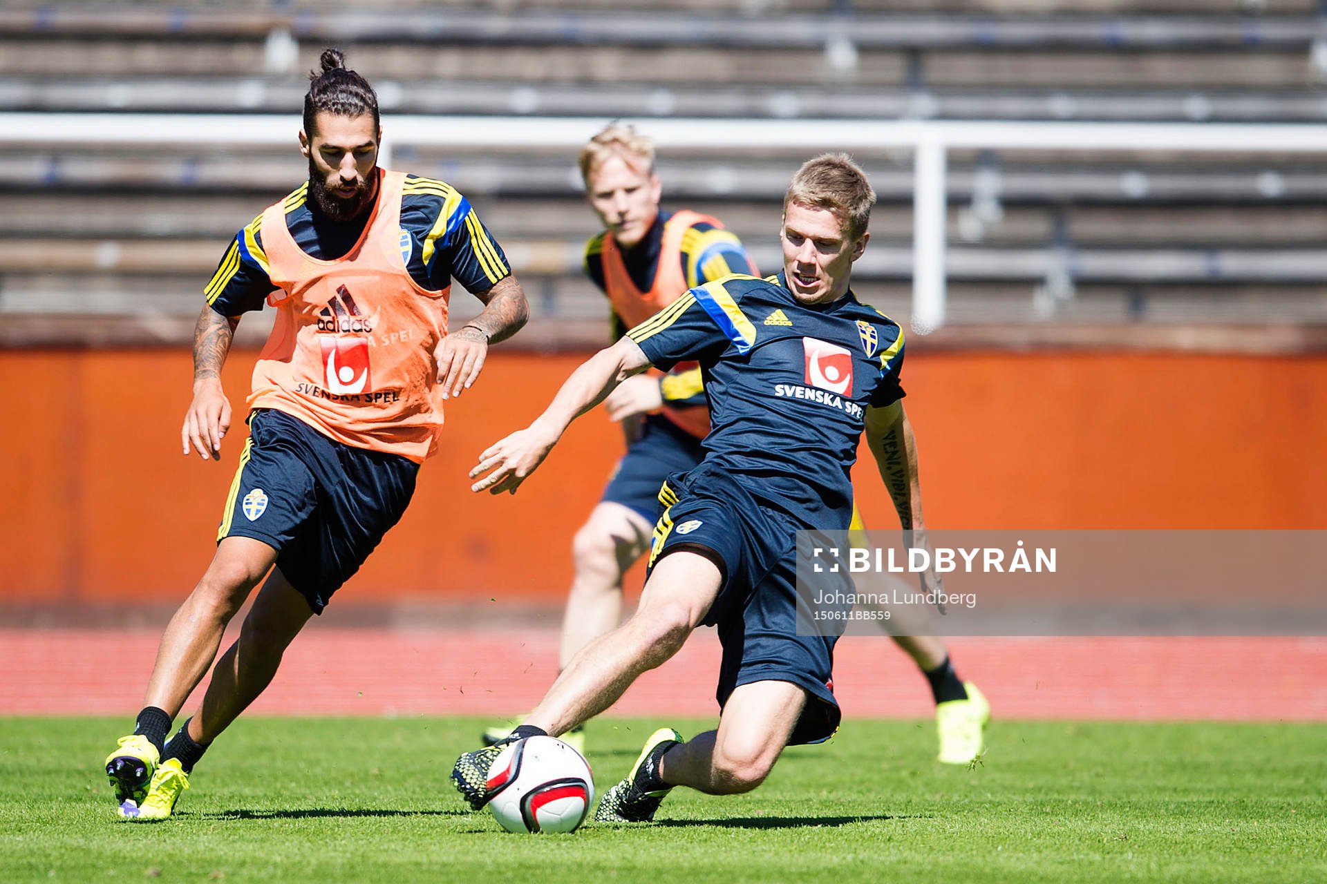 Sveriges Jimmy Durmaz och Pontus Wernbloom
