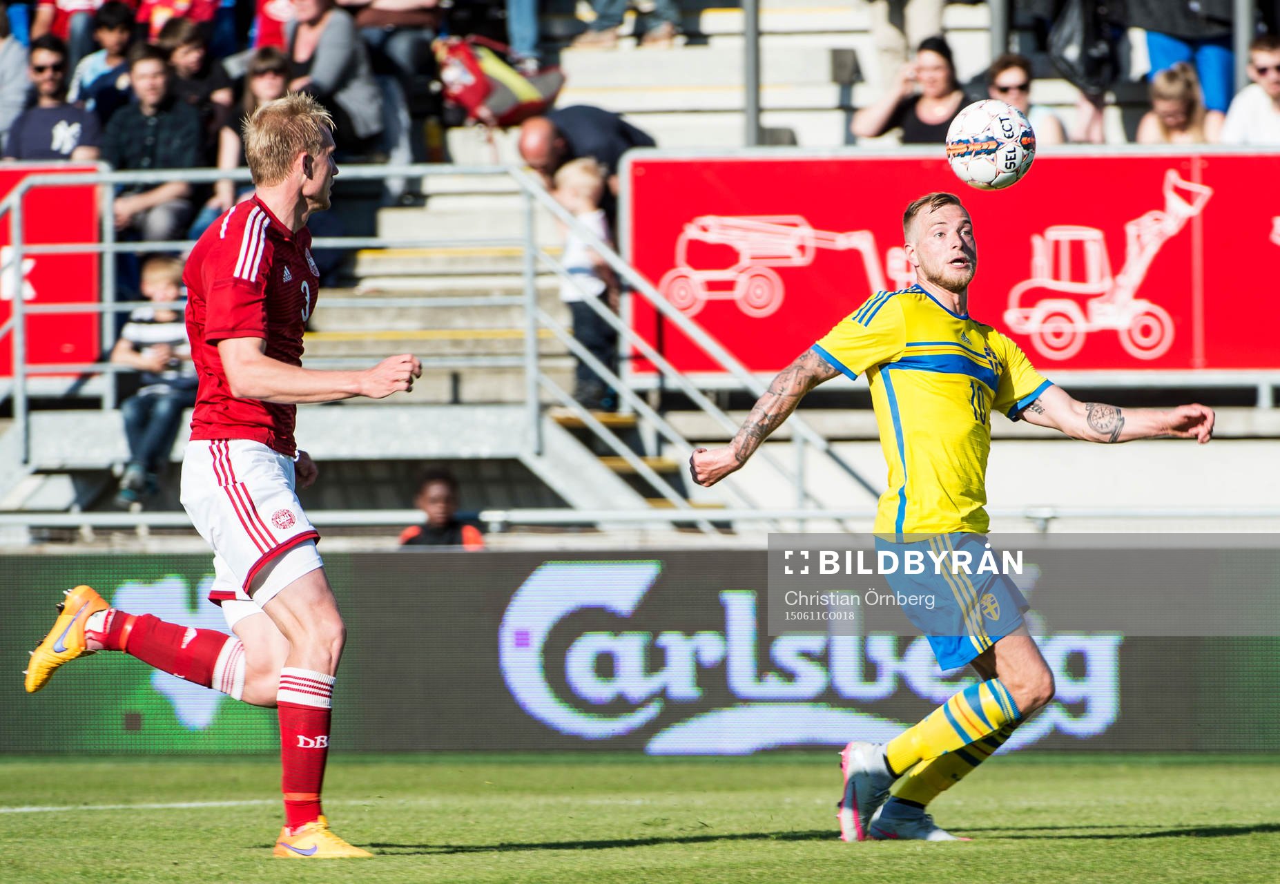 Sveriges John Guidetti mot Danmarks Frederik Sörensen