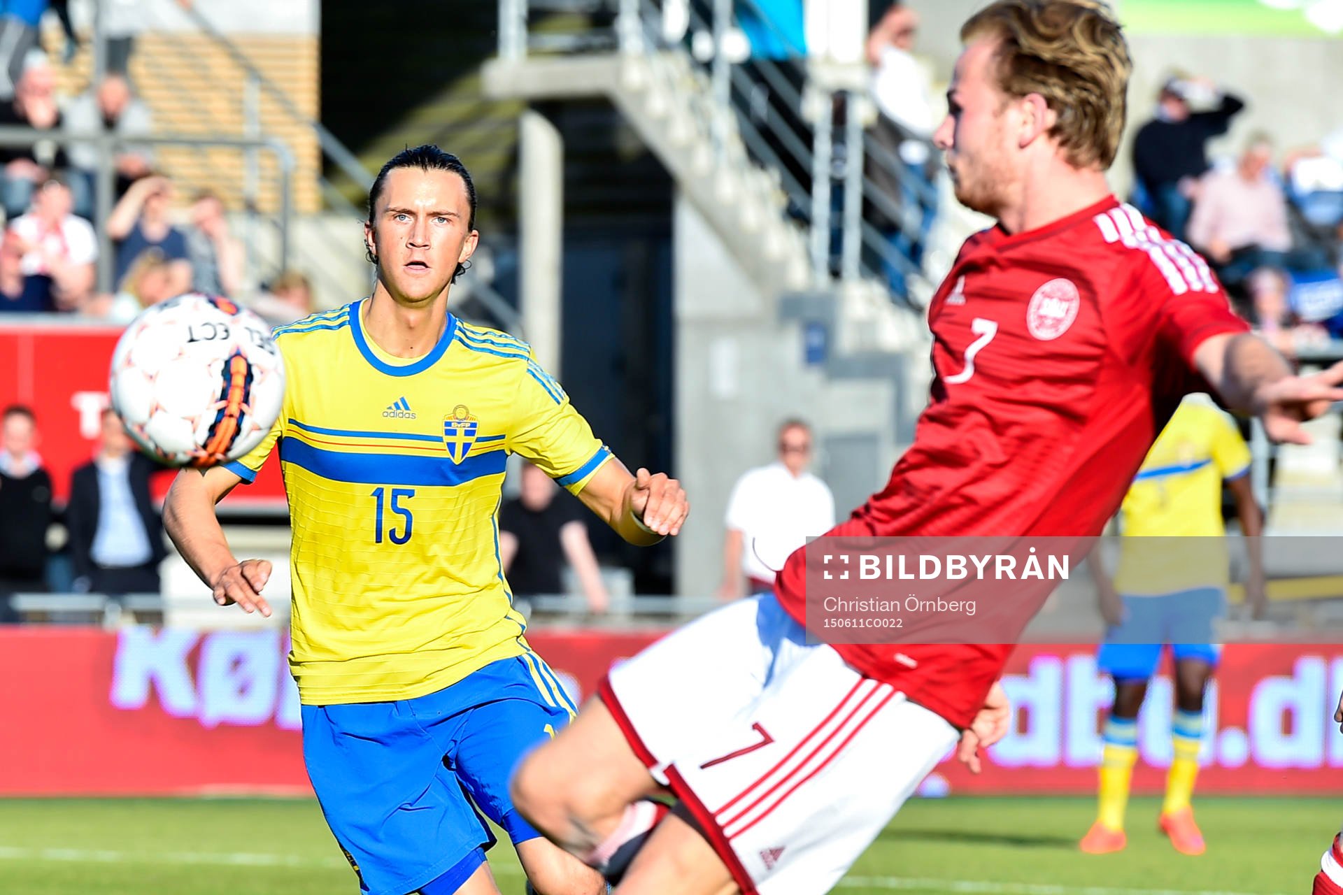 Sveriges Kristoffer Olsson och Danmarks Viktor Fischer