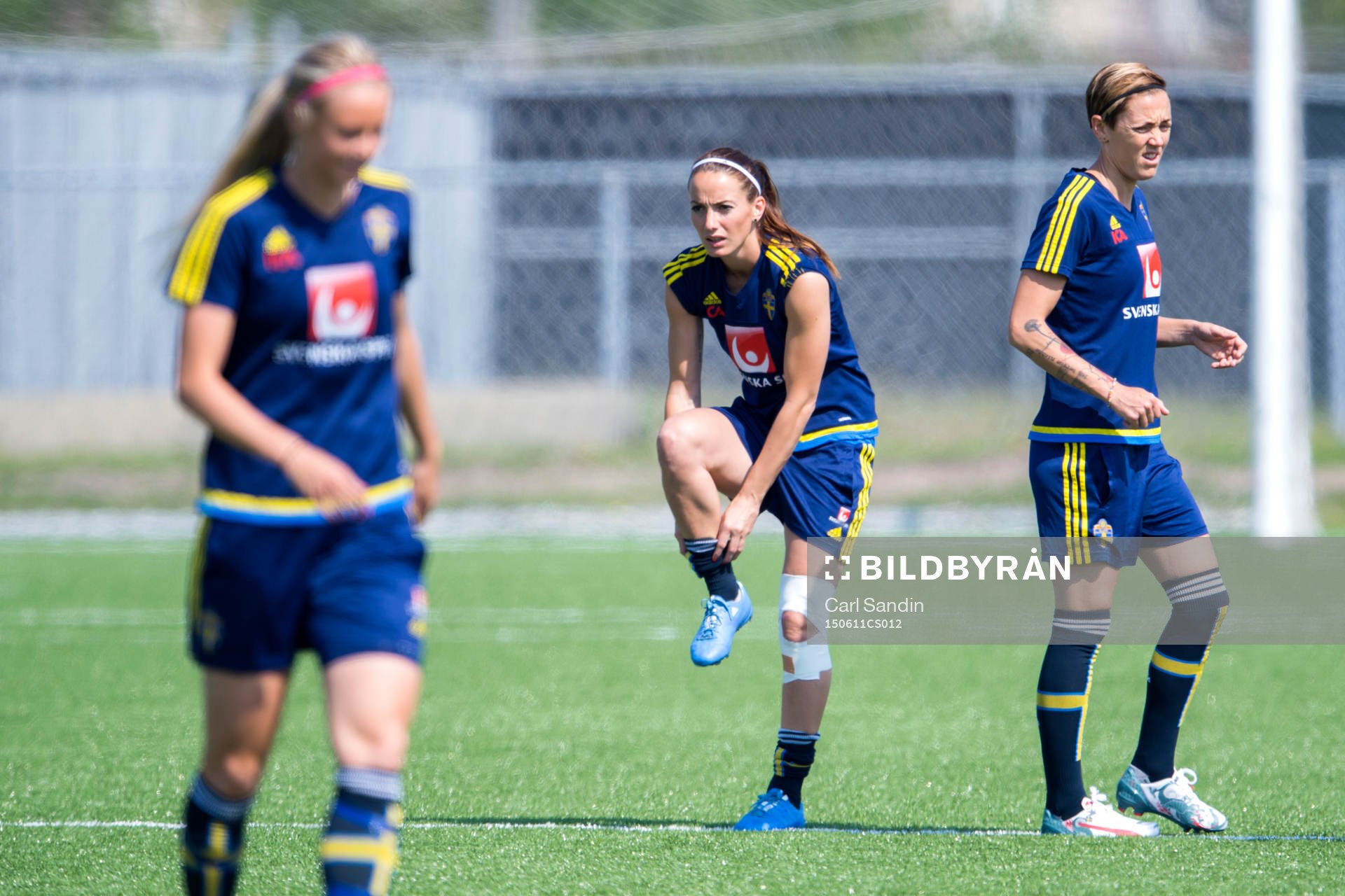 Sveriges Kosovare Asllani och Therese Sjögran
