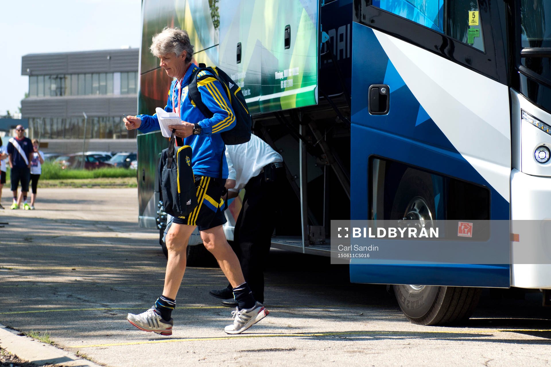 Sveriges förbundskapten Pia Sundhage går från bussen