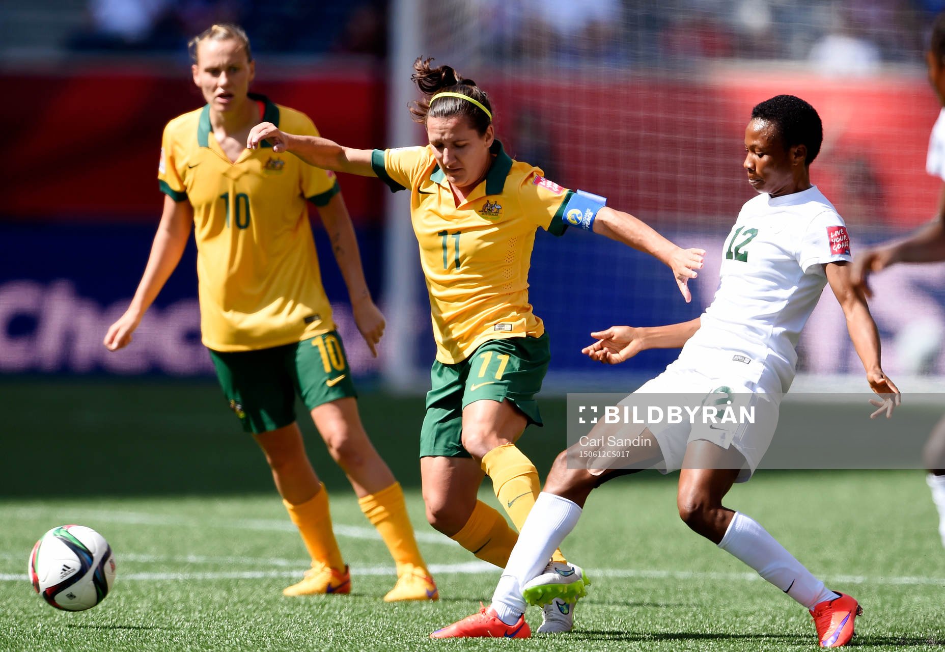 Australiens Emily van Egmond, Lisa De Vanna och Nigerias