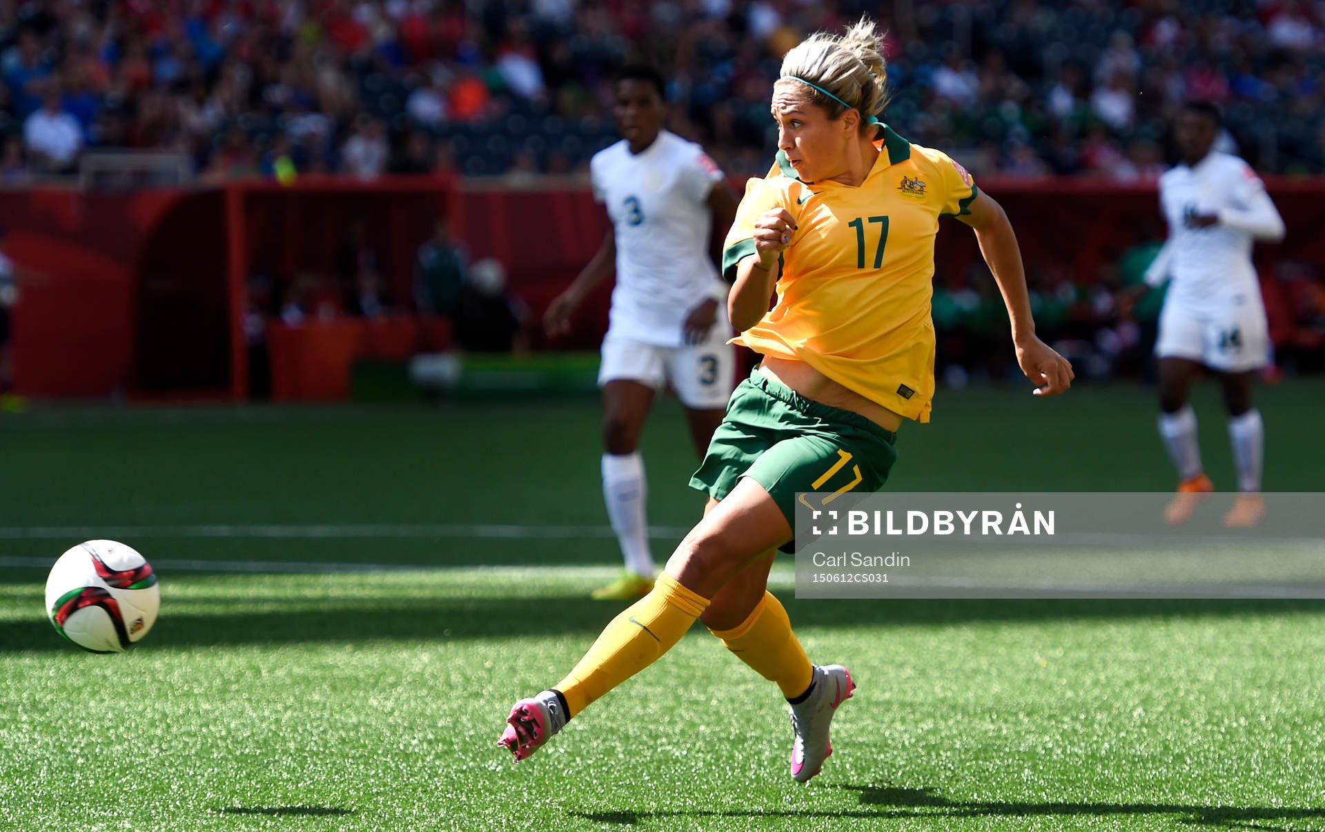 Australiens Kyah Simon gör 1-0