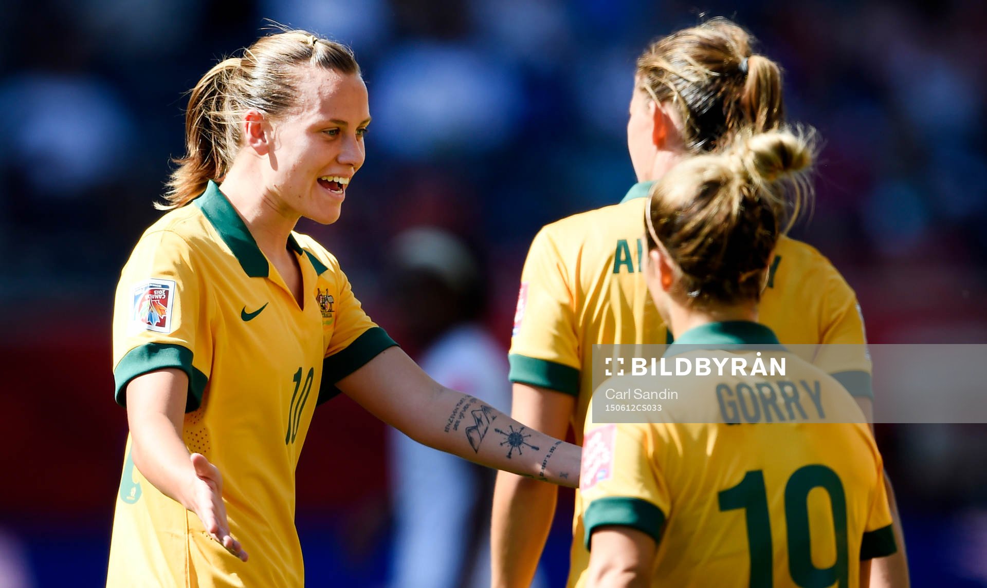 Australiens Emily van Egmond jublar med Katrina Gorry
