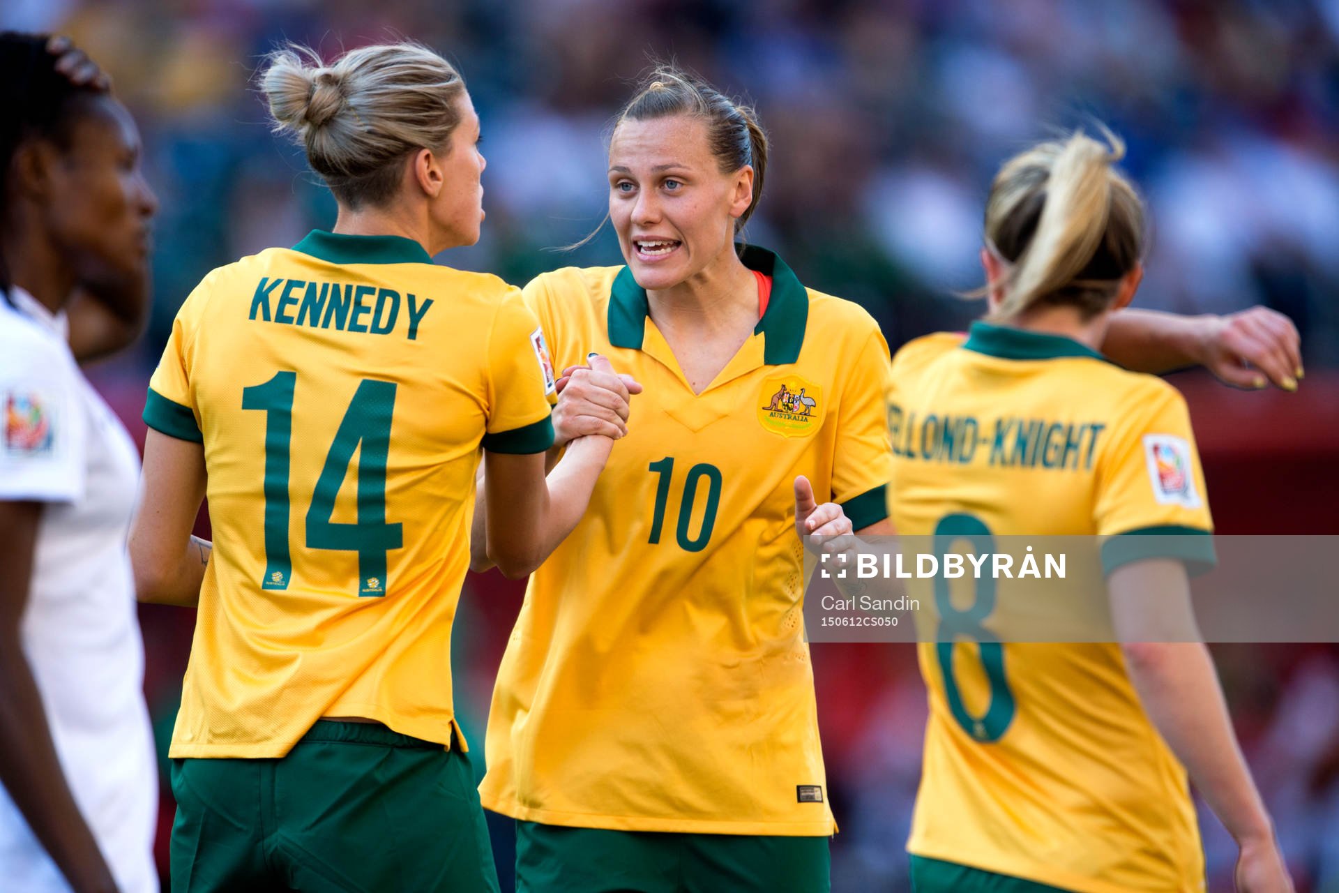 Australiens Emily van Egmond jublar under fotbollsmatchen i VM mellan Australien och Nigeria den 12 juni 2015 i Winnipeg.