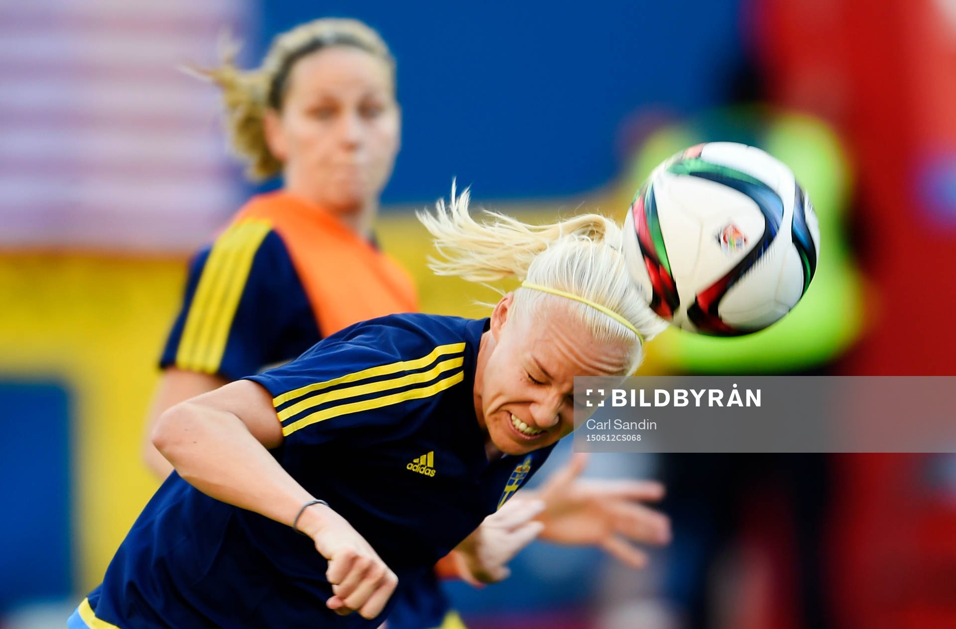 Sveriges Caroline Seger innan fotbollsmatchen i VM mellan
